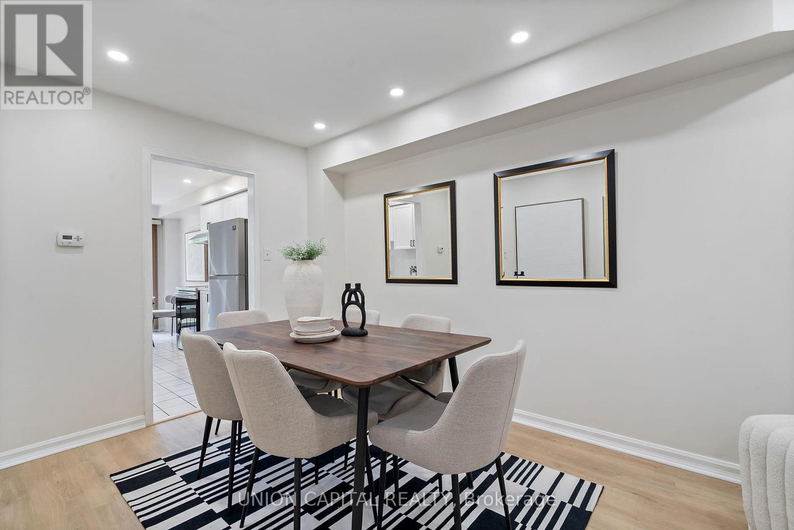 106 - 2555 Thomas Street, Mississauga, ON - Indoor Photo Showing Dining Room