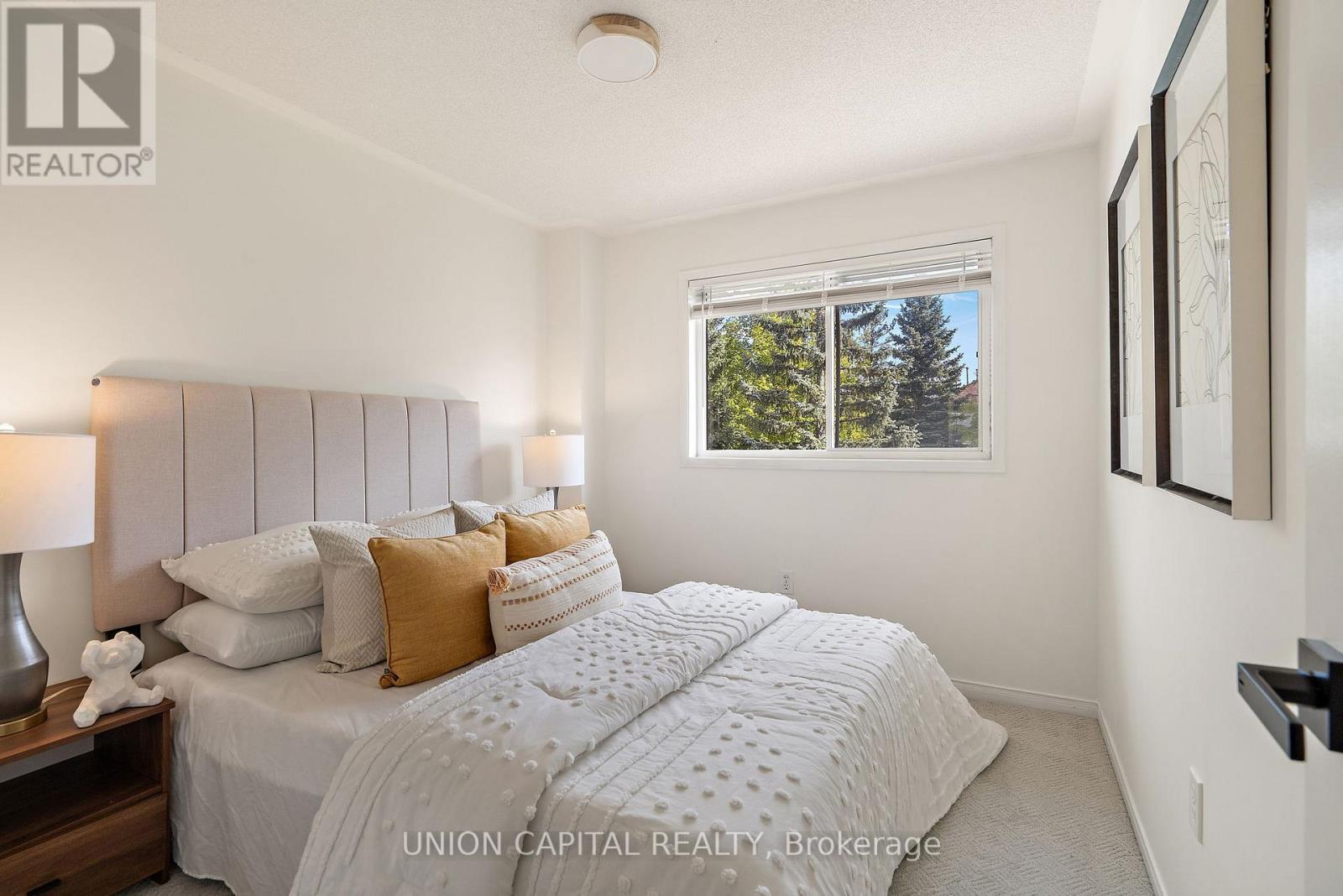 106 - 2555 Thomas Street, Mississauga, ON - Indoor Photo Showing Bedroom