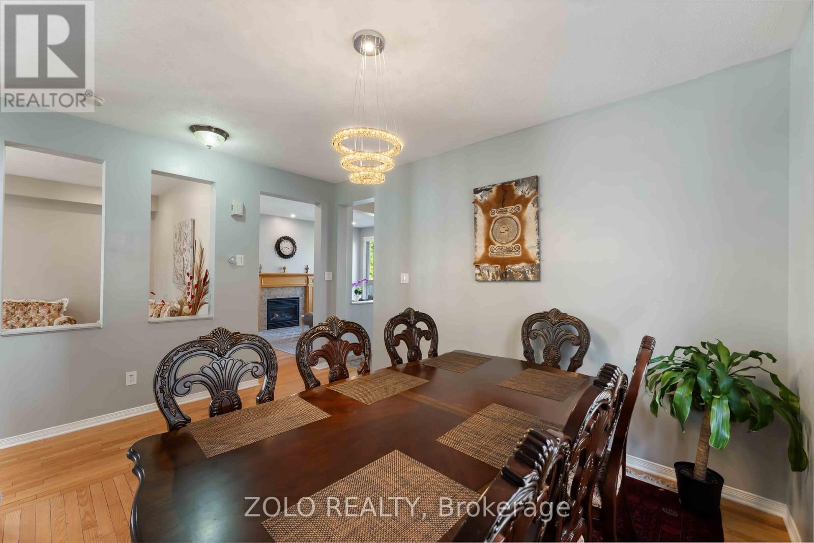 2421 Glandriel Crescent, Ottawa, ON - Indoor Photo Showing Dining Room