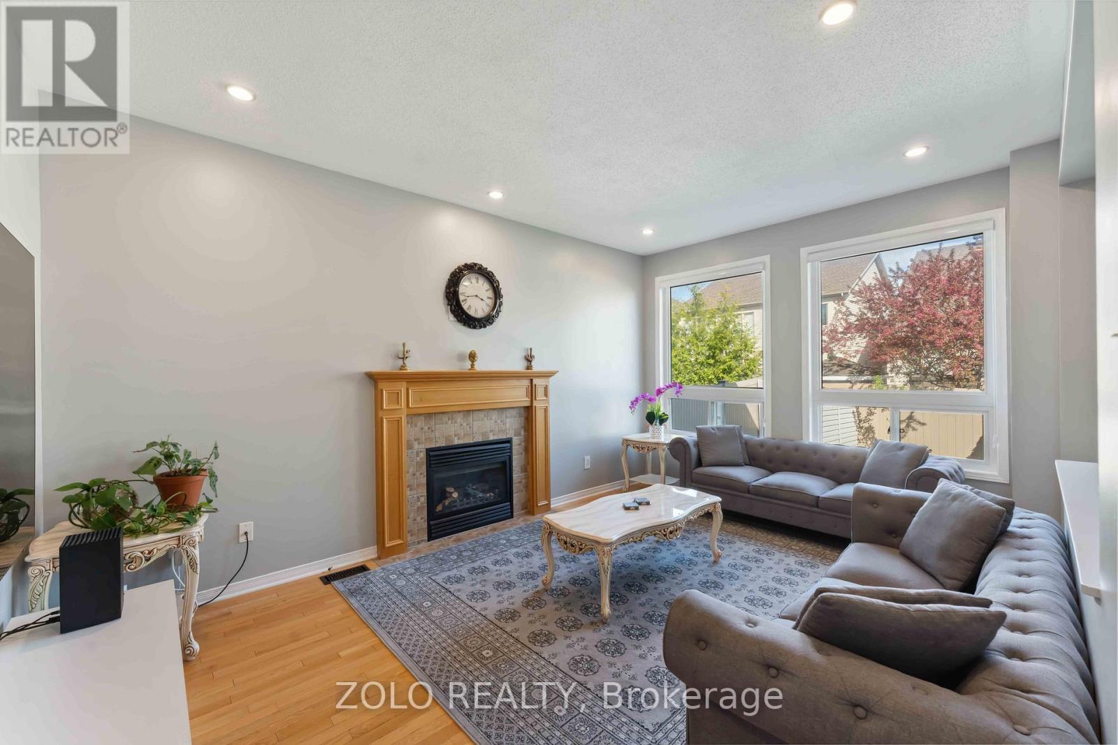 2421 Glandriel Crescent, Ottawa, ON - Indoor Photo Showing Living Room With Fireplace