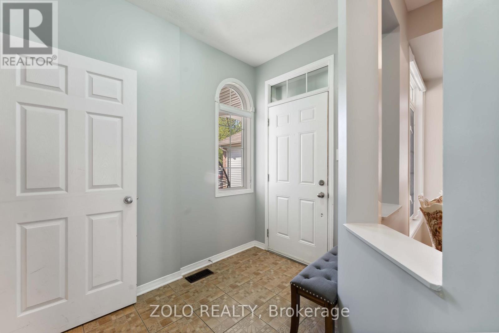 2421 Glandriel Crescent, Ottawa, ON - Indoor Photo Showing Other Room