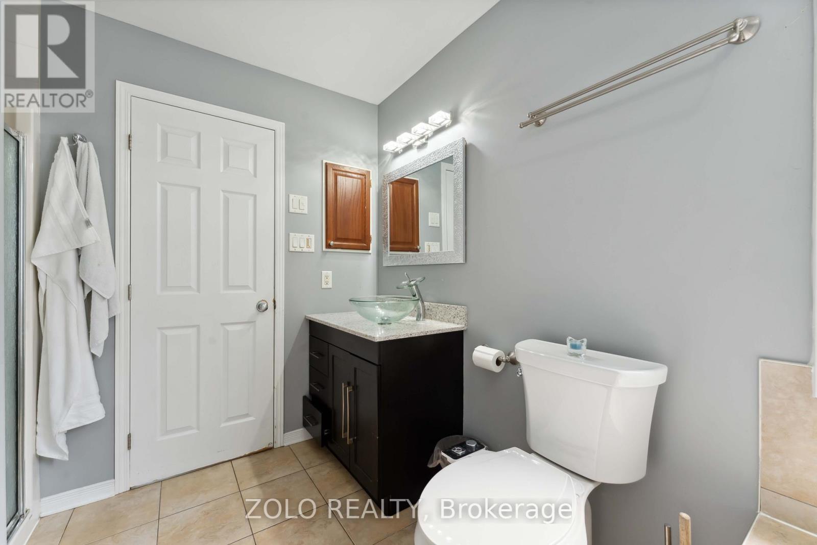 En-suite - 2421 Glandriel Crescent, Ottawa, ON - Indoor Photo Showing Bathroom