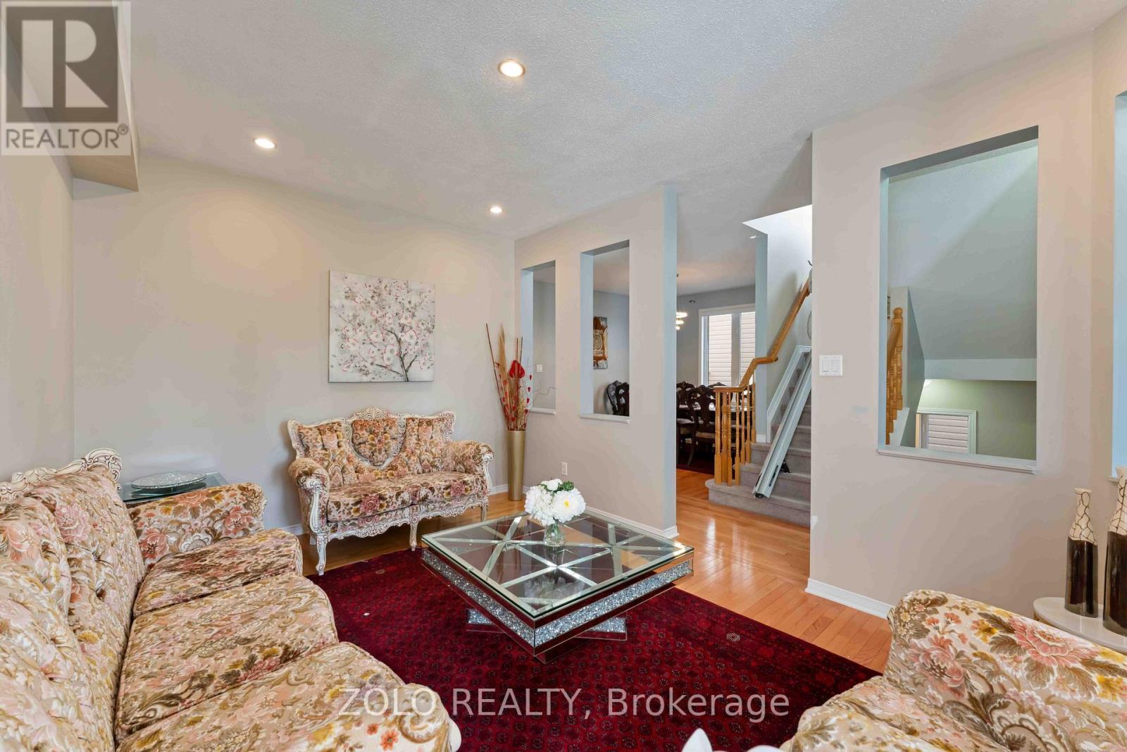 2421 Glandriel Crescent, Ottawa, ON - Indoor Photo Showing Living Room