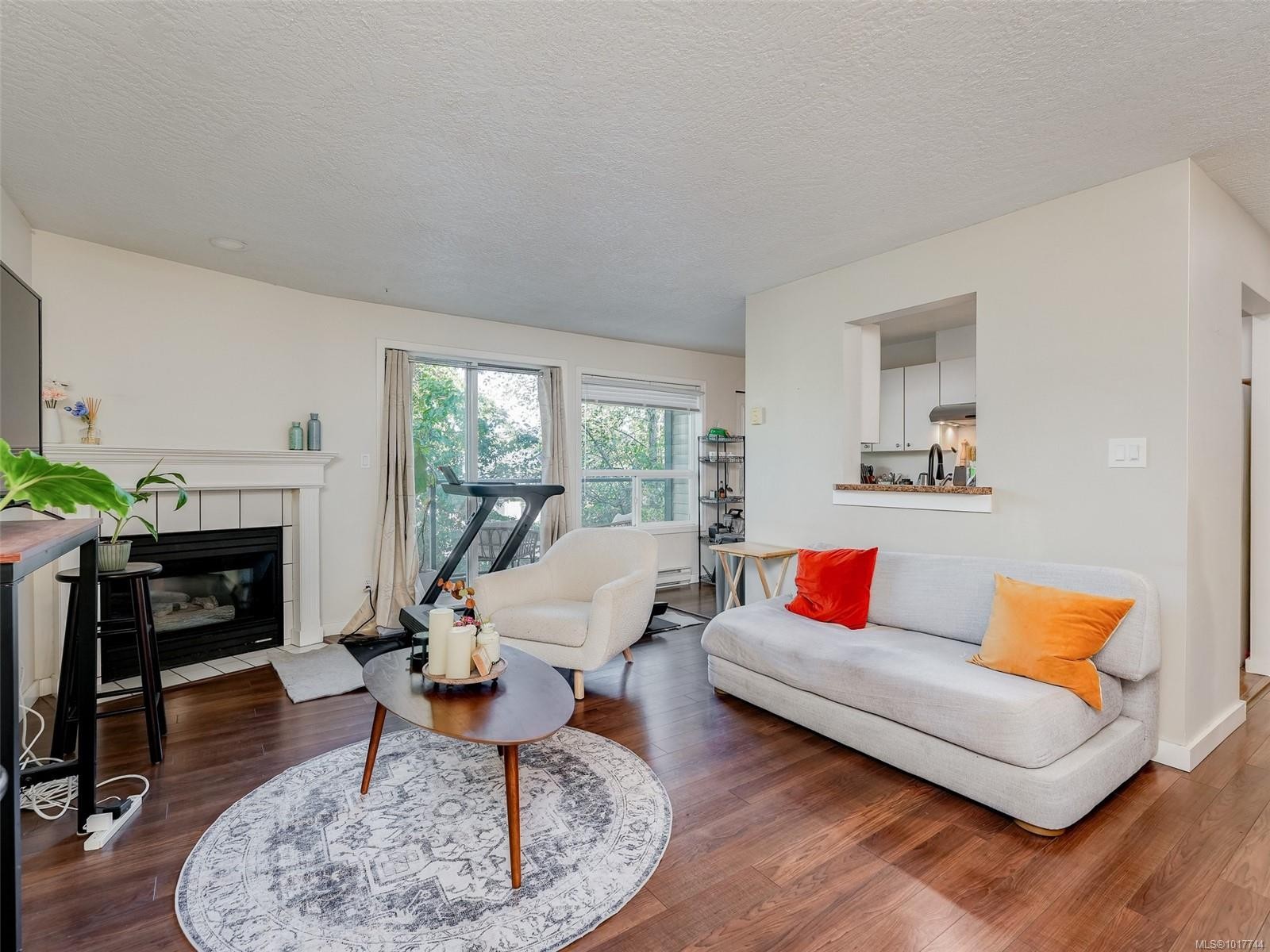 308-899 Darwin Ave, Saanich, BC - Indoor Photo Showing Living Room With Fireplace