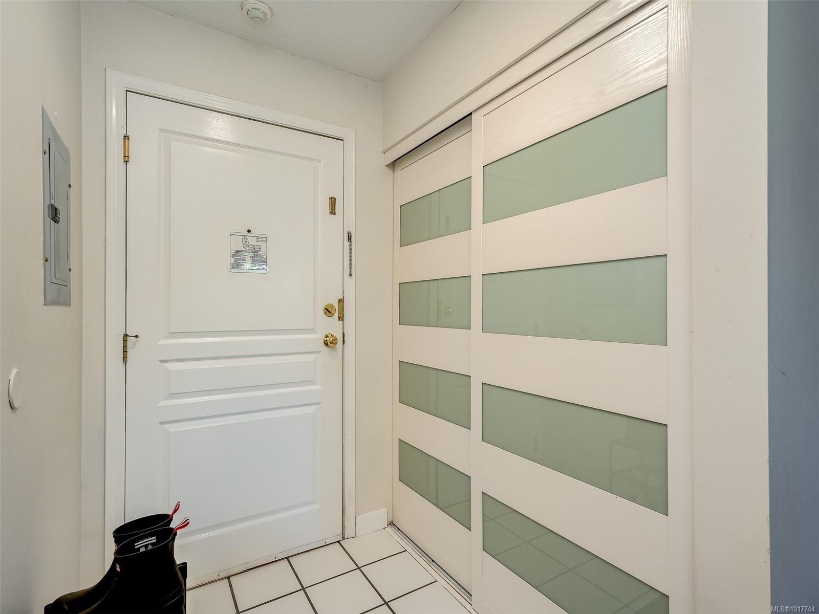 308-899 Darwin Ave, Saanich, BC - Indoor Photo Showing Other Room