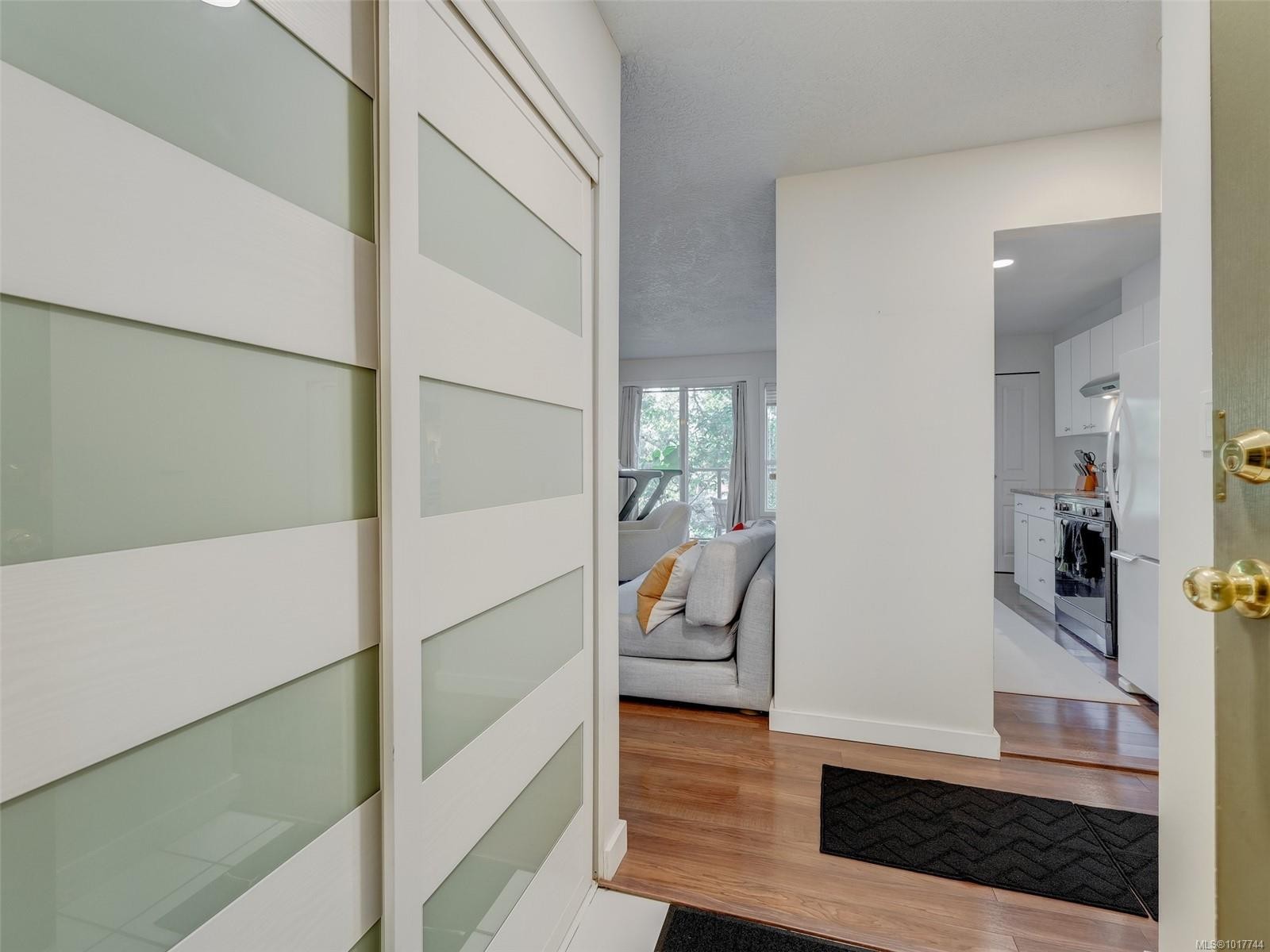 308-899 Darwin Ave, Saanich, BC - Indoor Photo Showing Other Room