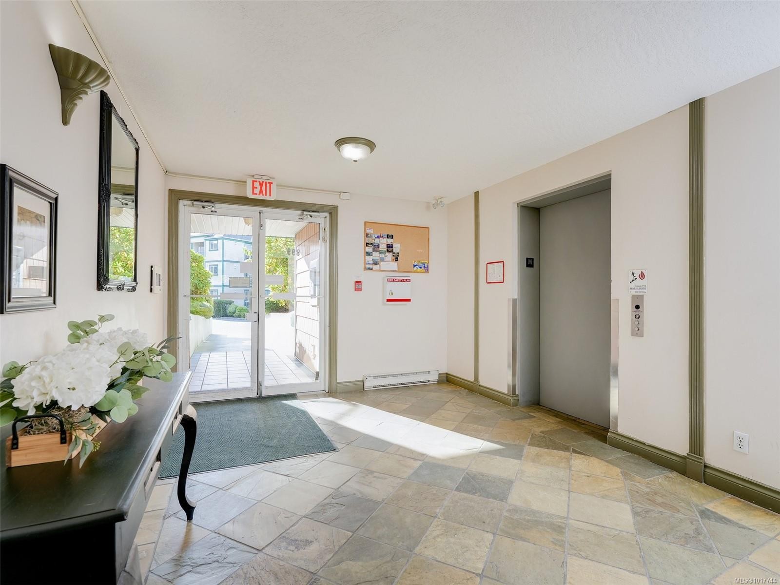 308-899 Darwin Ave, Saanich, BC - Indoor Photo Showing Other Room