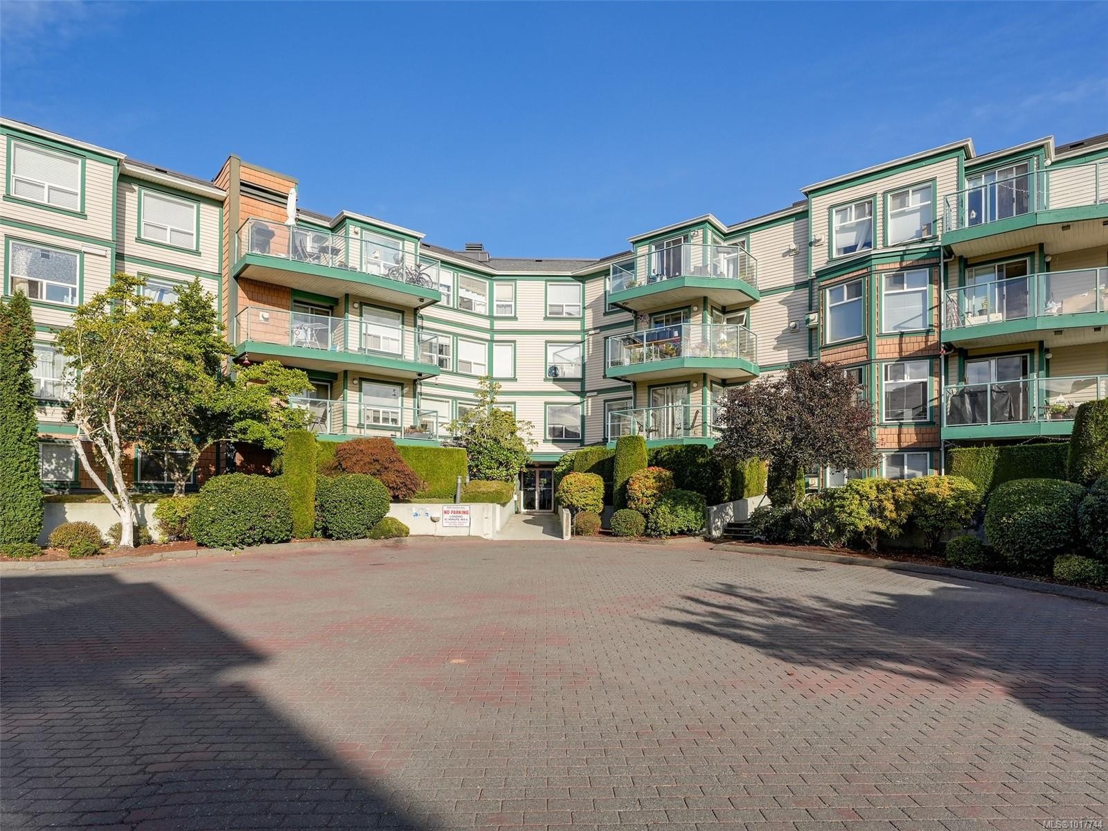 308-899 Darwin Ave, Saanich, BC - Outdoor With Facade