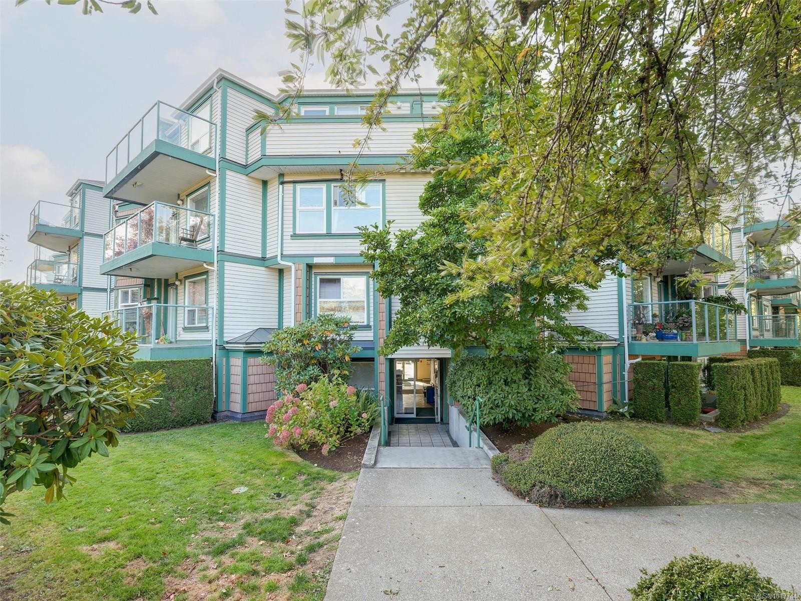 308-899 Darwin Ave, Saanich, BC - Outdoor With Facade