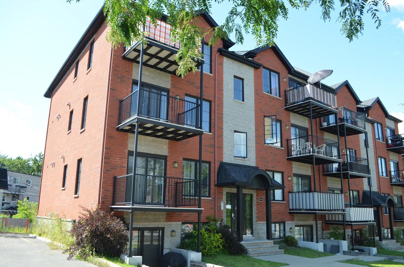 Frontage - 302-16647 Boul. Pierrefonds, Montréal (L'Île-Bizard/Sainte-Geneviève), QC - Outdoor With Facade