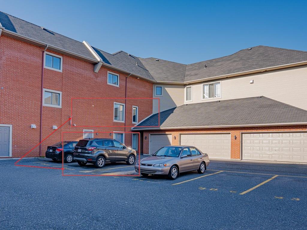 Parking - 5-654 Rue Des Sureaux, Boucherville, QC - Outdoor