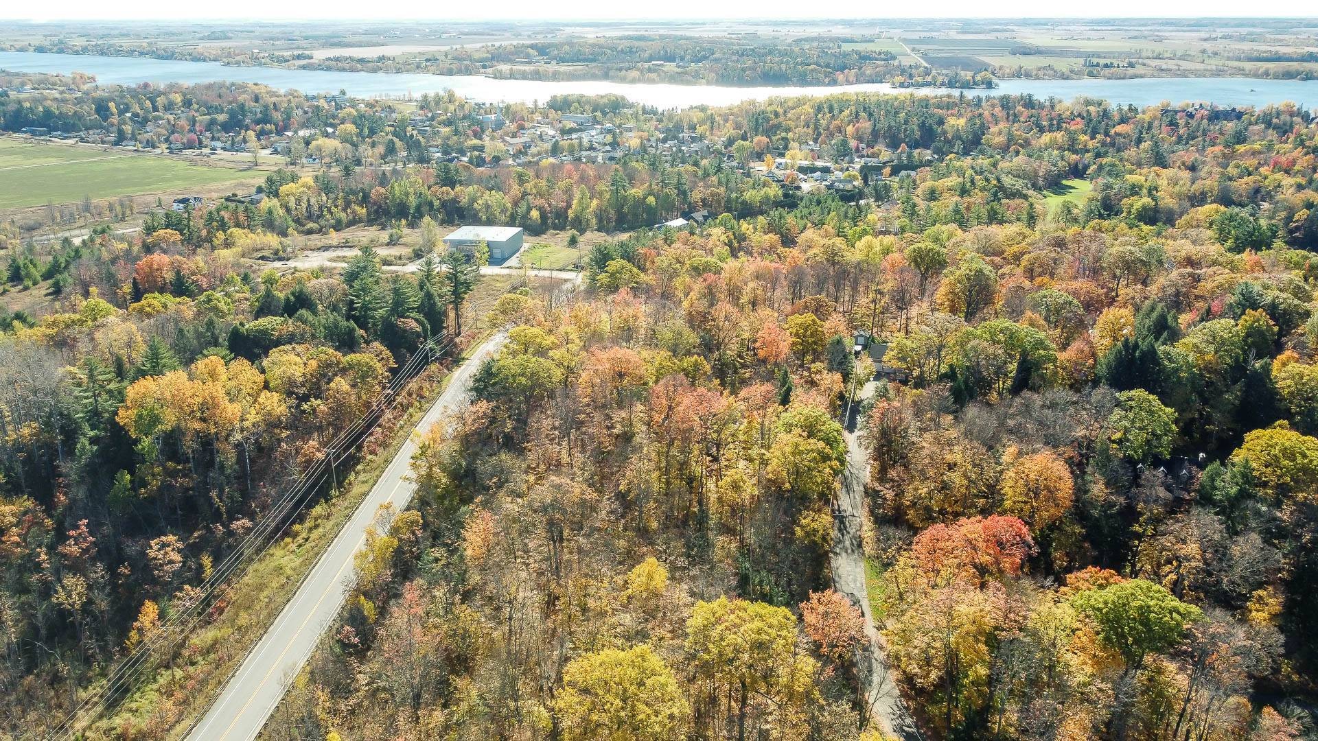 Photo aérienne - 1 Ch. Des Lièvres, Montebello, QC