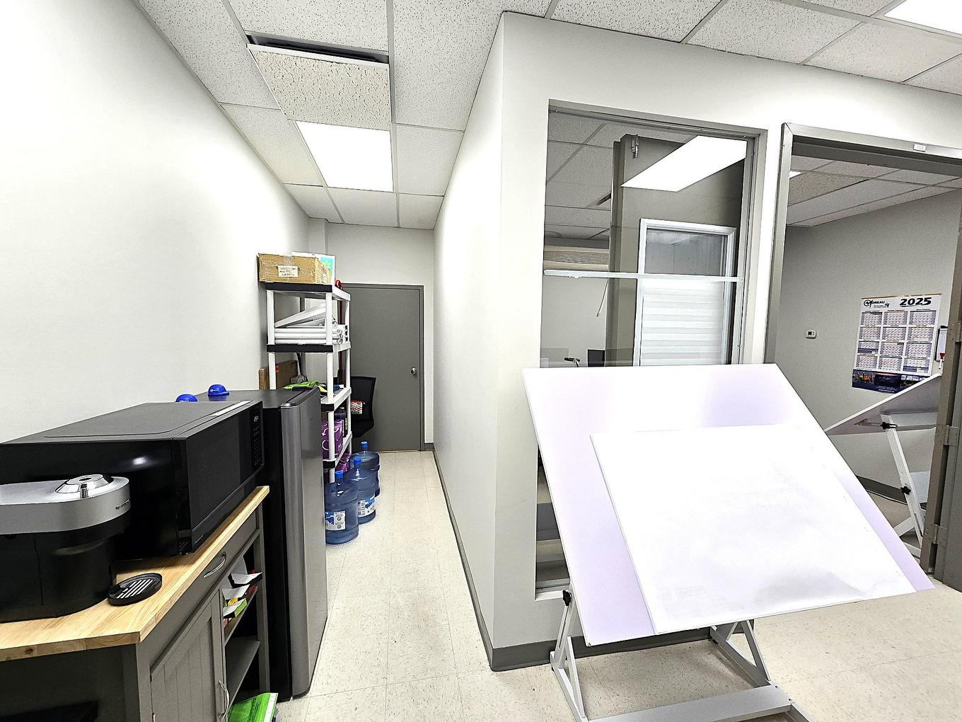 Office - 212-3675 Boul. De La Grande-Allée, Boisbriand, QC - Indoor