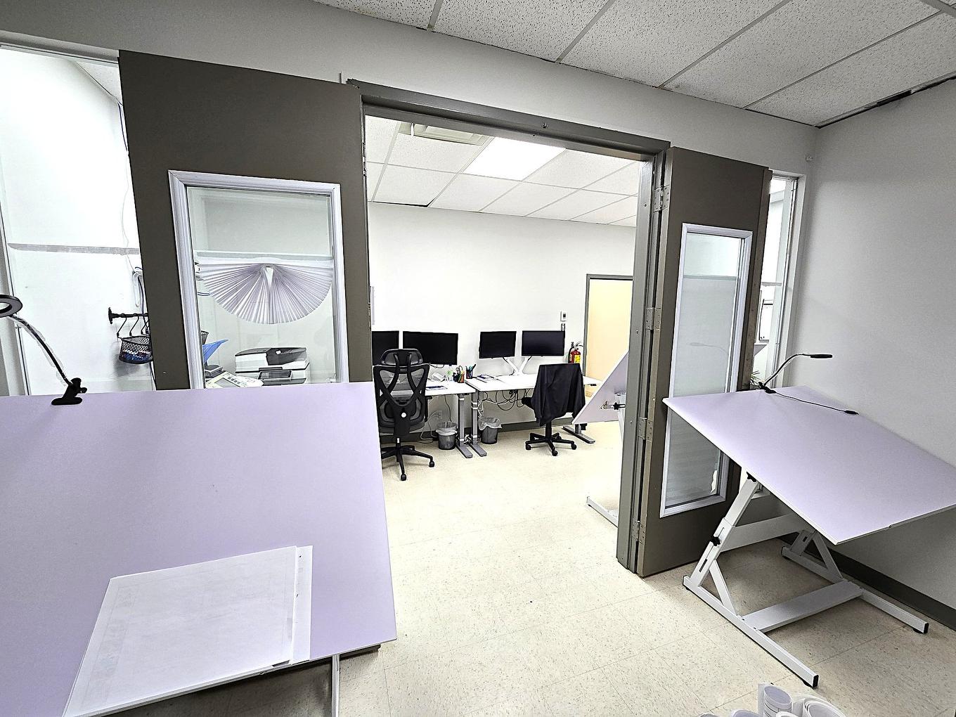 Office - 212-3675 Boul. De La Grande-Allée, Boisbriand, QC - Indoor