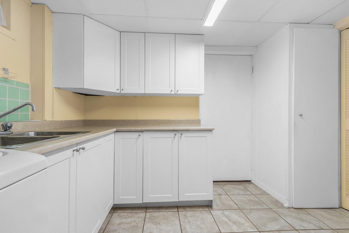 Salle de lavage - 2572 - 2574 Rue De Port-Royal, Québec (Sainte-Foy/Sillery/Cap-Rouge), QC - Indoor Photo Showing Kitchen With Double Sink