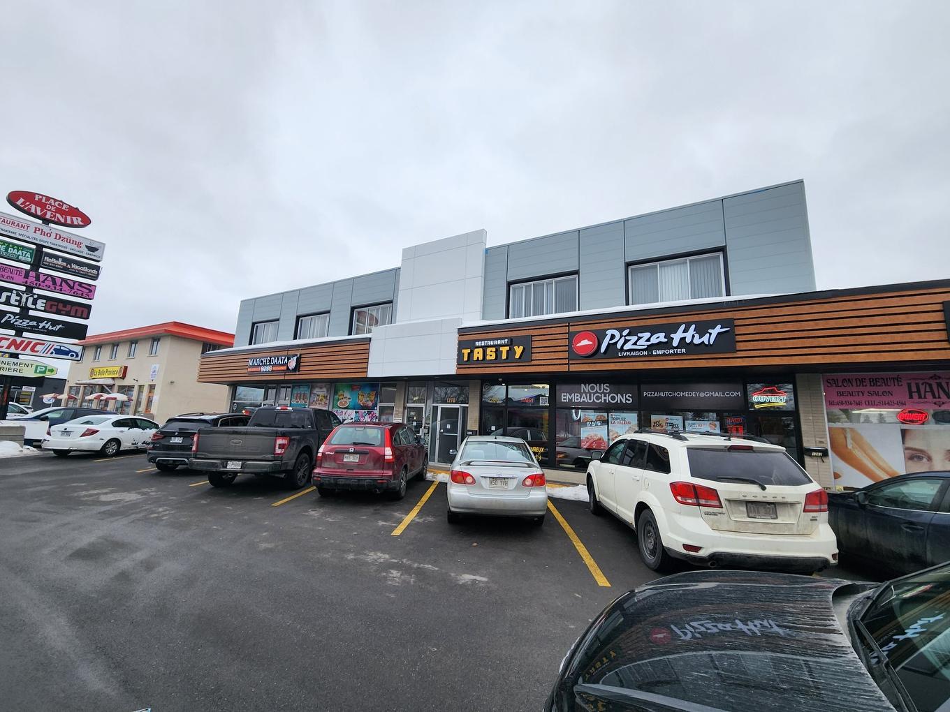 Frontage - 204-1276 Boul. Curé-Labelle, Laval (Chomedey), QC -