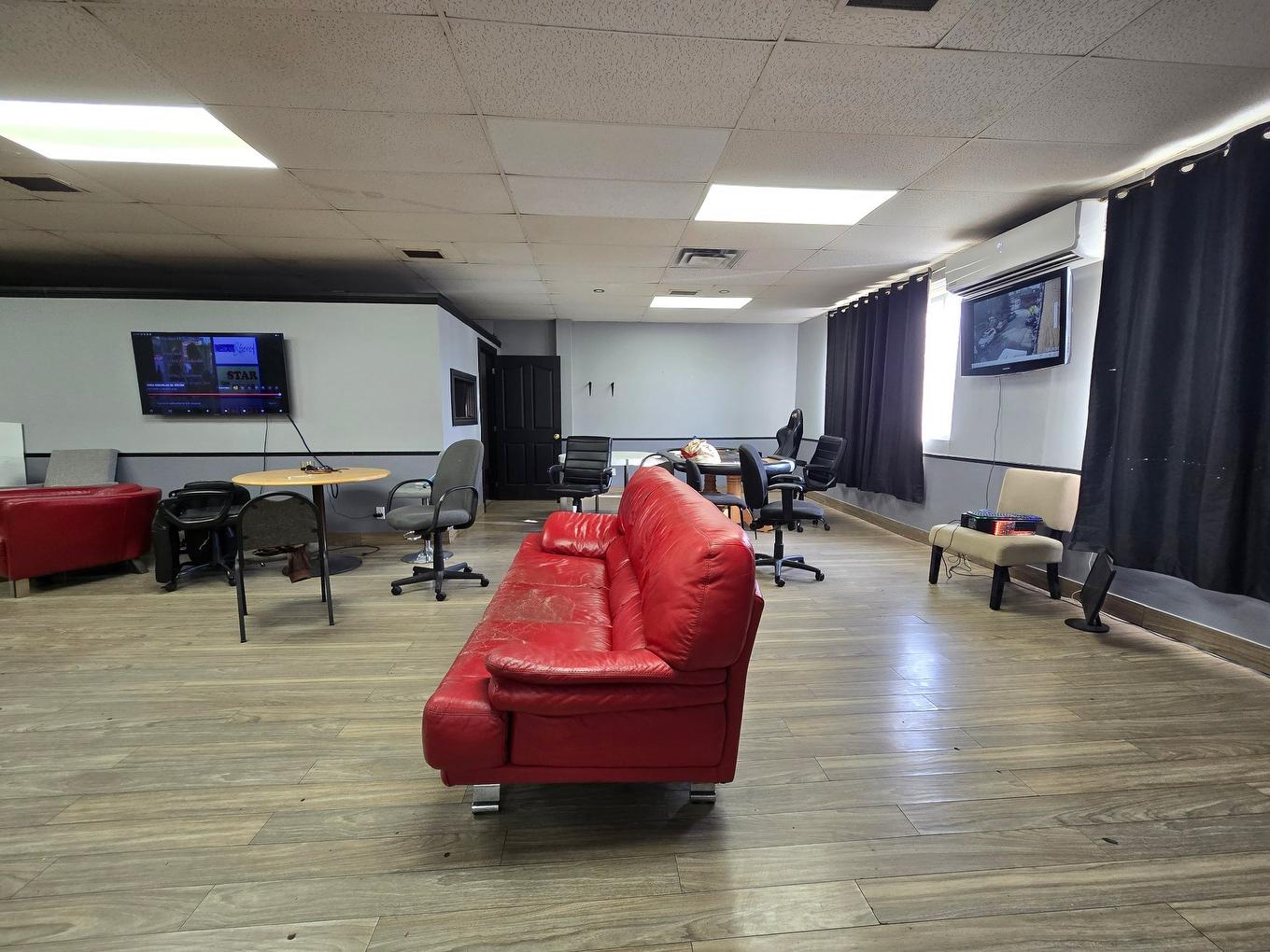 Office - 204-1276 Boul. Curé-Labelle, Laval (Chomedey), QC - Indoor Photo Showing Other Room