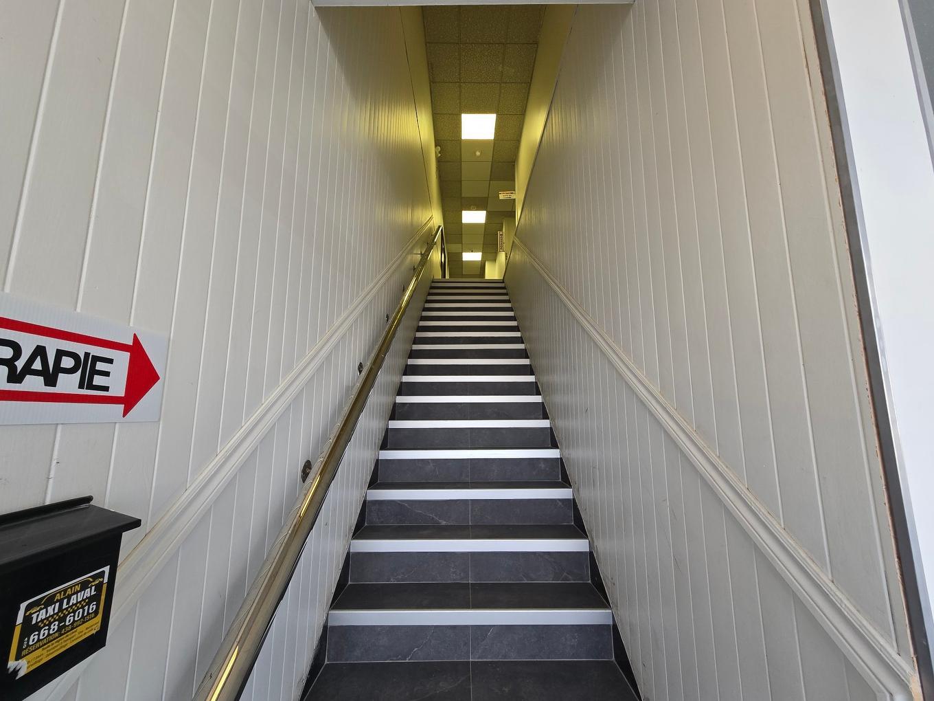 Staircase - 204-1276 Boul. Curé-Labelle, Laval (Chomedey), QC - Indoor Photo Showing Other Room