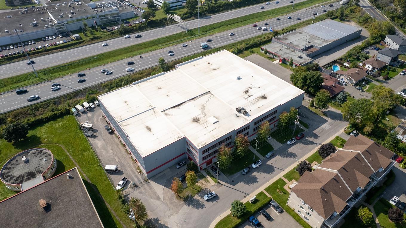 Photo aérienne - 1-24 Carré Sicard, Sainte-Thérèse, QC - Outdoor With View