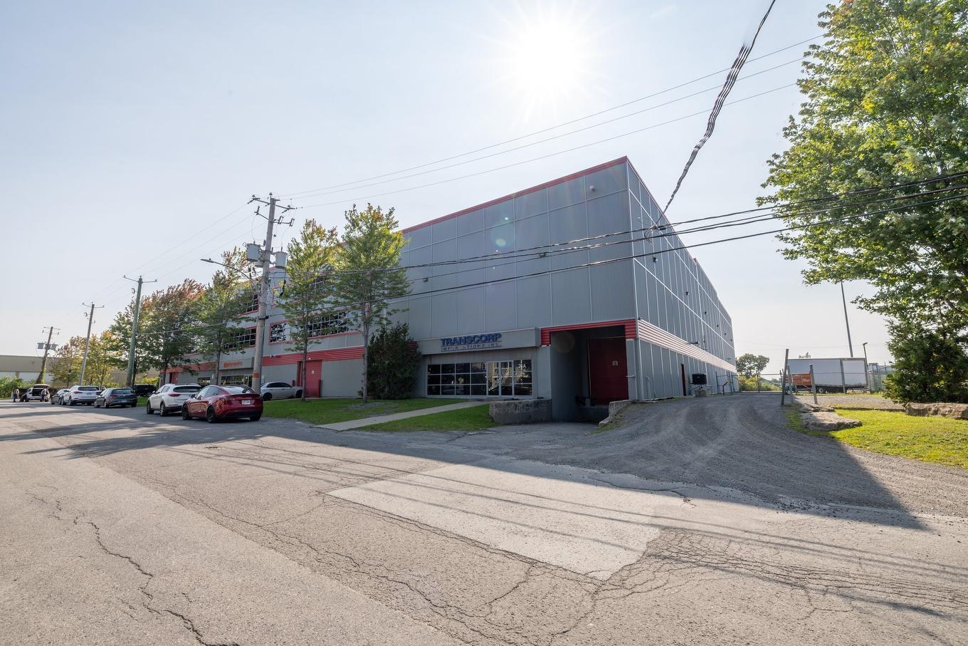 Photo aérienne - 1-24 Carré Sicard, Sainte-Thérèse, QC - Outdoor