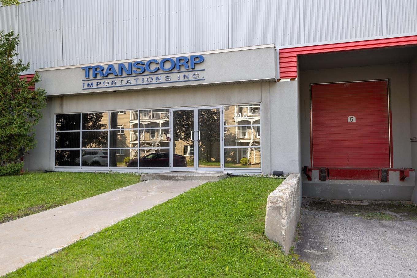 Photo aérienne - 1-24 Carré Sicard, Sainte-Thérèse, QC - Outdoor