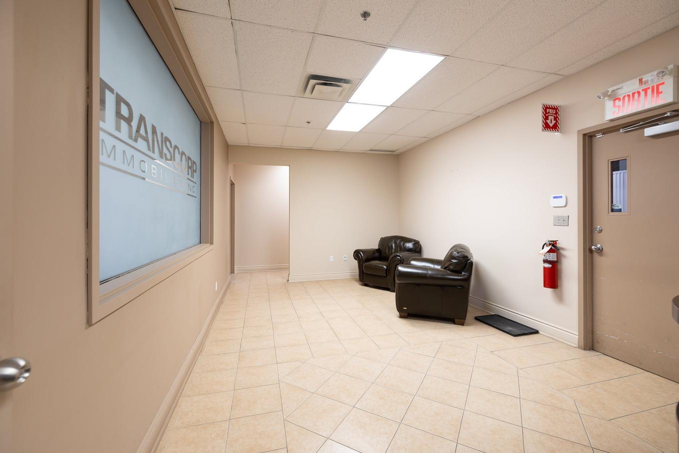 Bureau - 1-24 Carré Sicard, Sainte-Thérèse, QC - Indoor