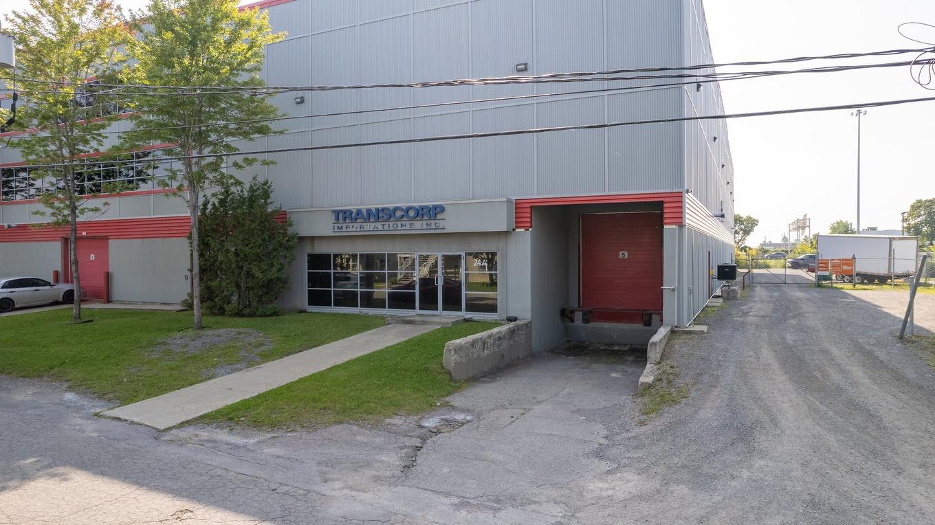 Photo aérienne - 1-24 Carré Sicard, Sainte-Thérèse, QC - Outdoor