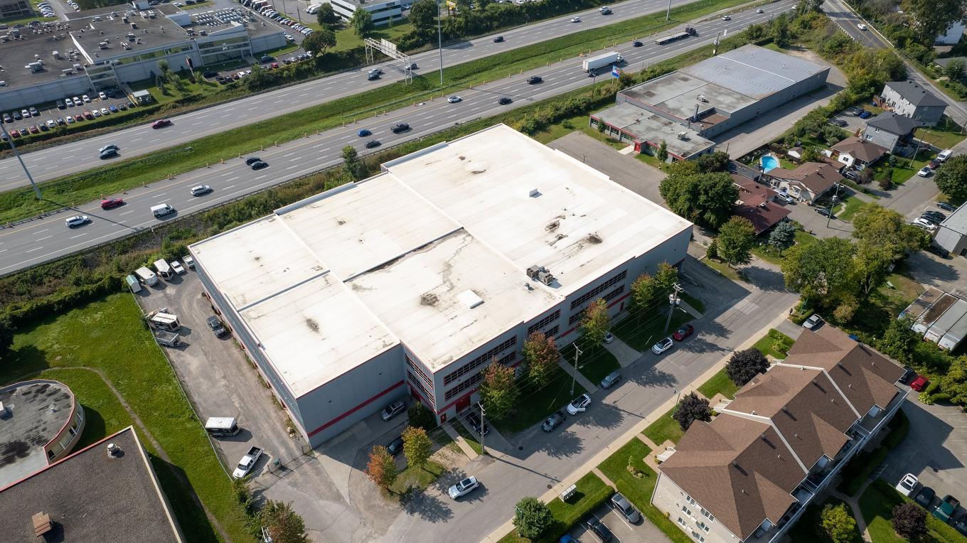 Photo aérienne - 1-24 Carré Sicard, Sainte-Thérèse, QC - Outdoor With View