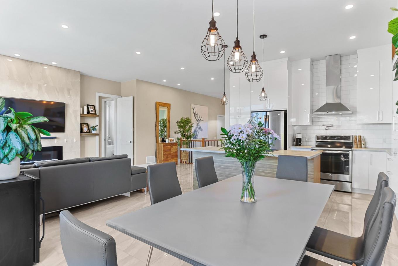 Dining room - 55 Rue Du Hauban, Salaberry-De-Valleyfield, QC - Indoor Photo Showing Other Room