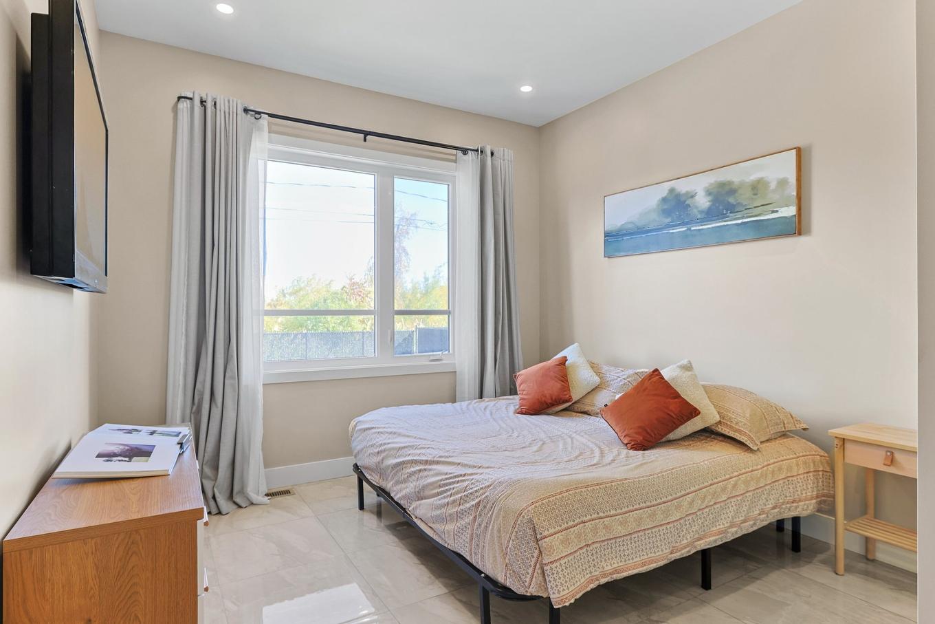Primary bedroom - 55 Rue Du Hauban, Salaberry-De-Valleyfield, QC - Indoor Photo Showing Bedroom