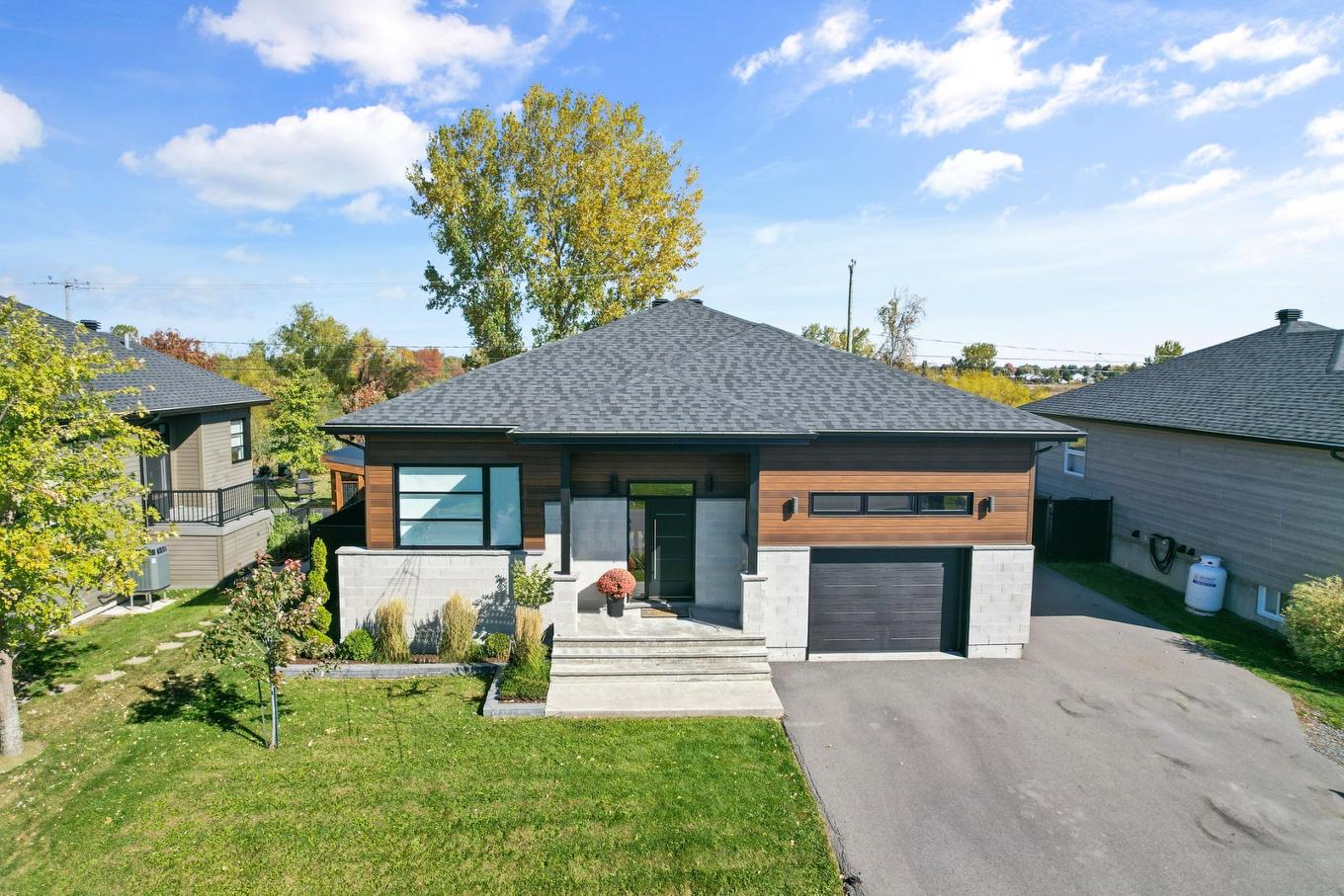 Frontage - 55 Rue Du Hauban, Salaberry-De-Valleyfield, QC - Outdoor With Facade