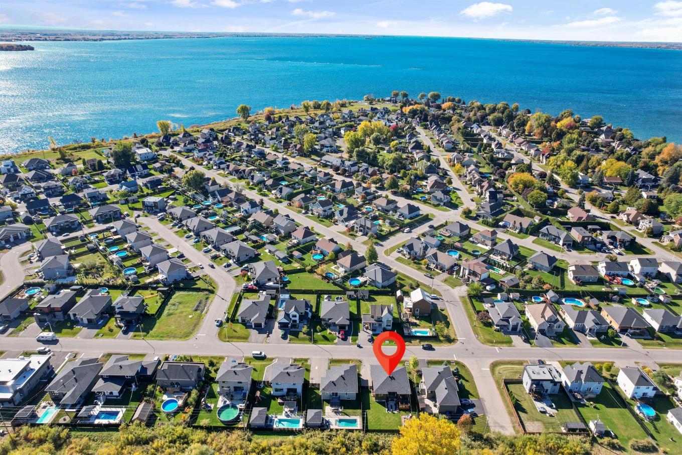 Aerial photo - 55 Rue Du Hauban, Salaberry-De-Valleyfield, QC - Outdoor With Body Of Water With View
