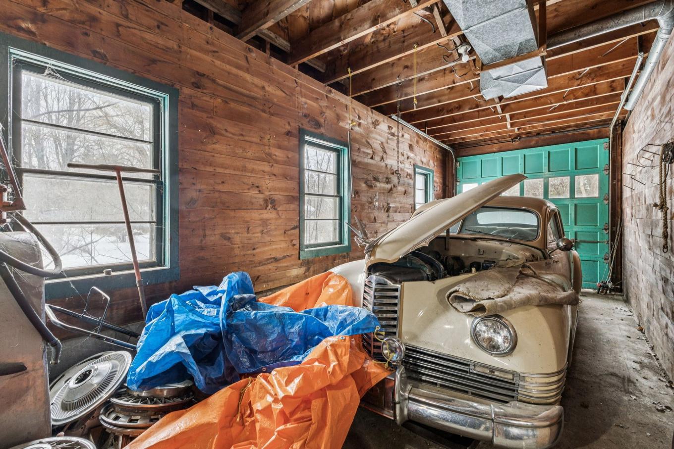 Garage - 13 Rue Atholl-Doune, Gatineau (Aylmer), QC - Indoor Photo Showing Other Room