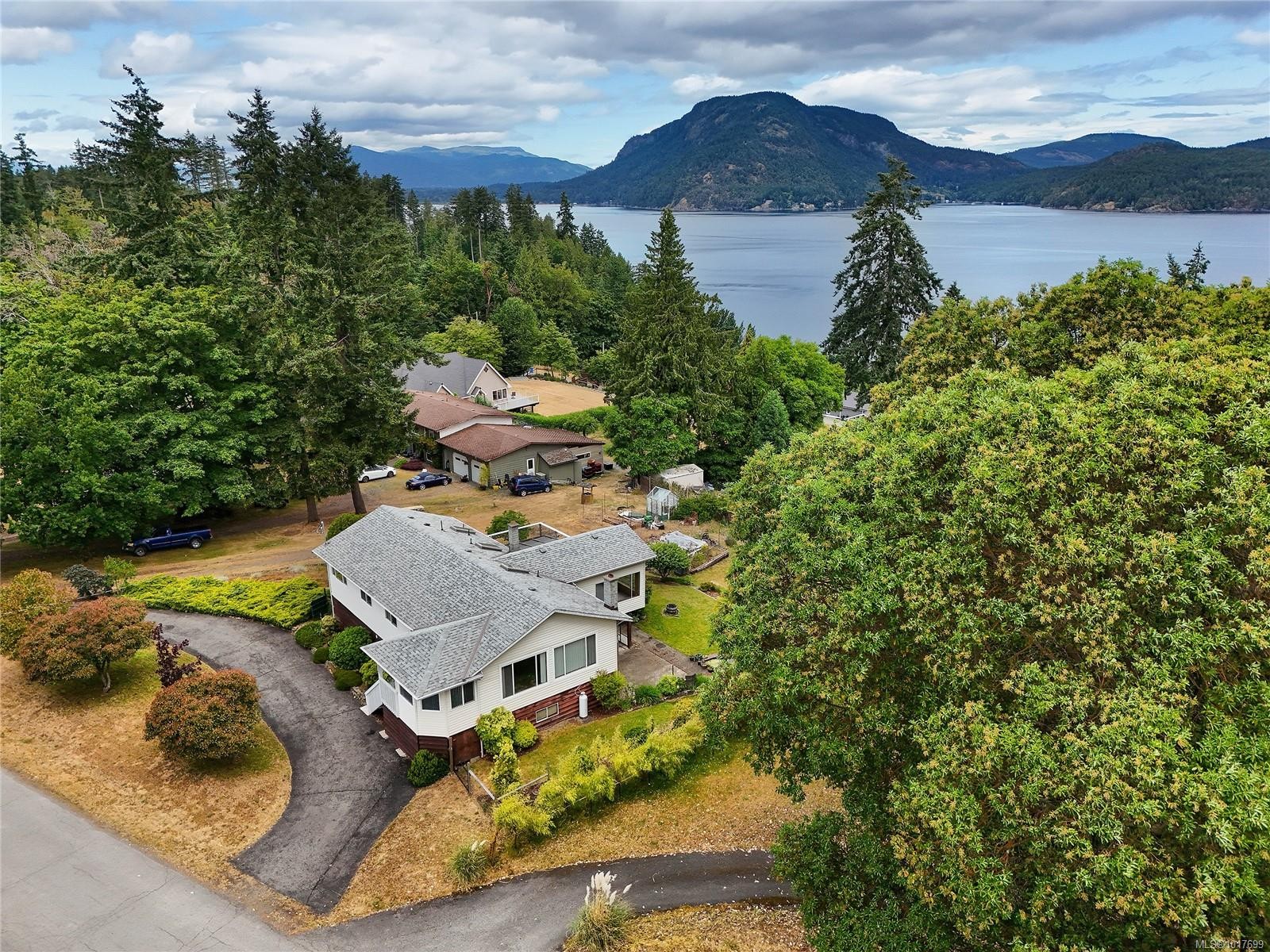 1125 Fairbanks Rd, Duncan, BC