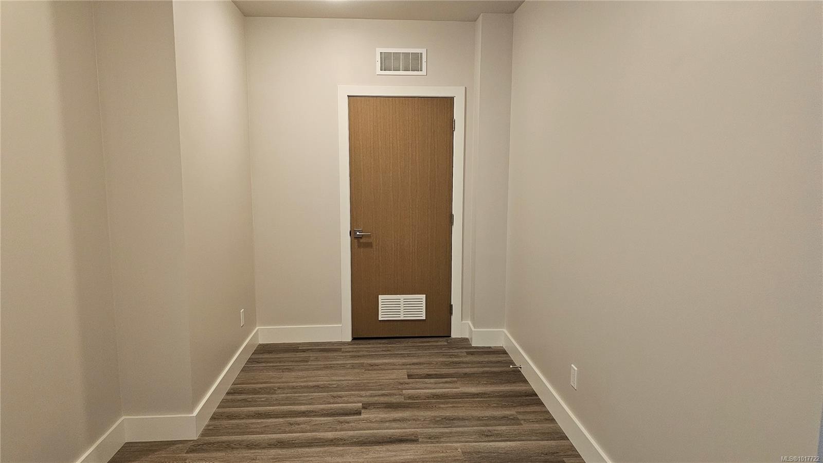 903-622 Admirals Rd, Esquimalt, BC - Indoor Photo Showing Other Room