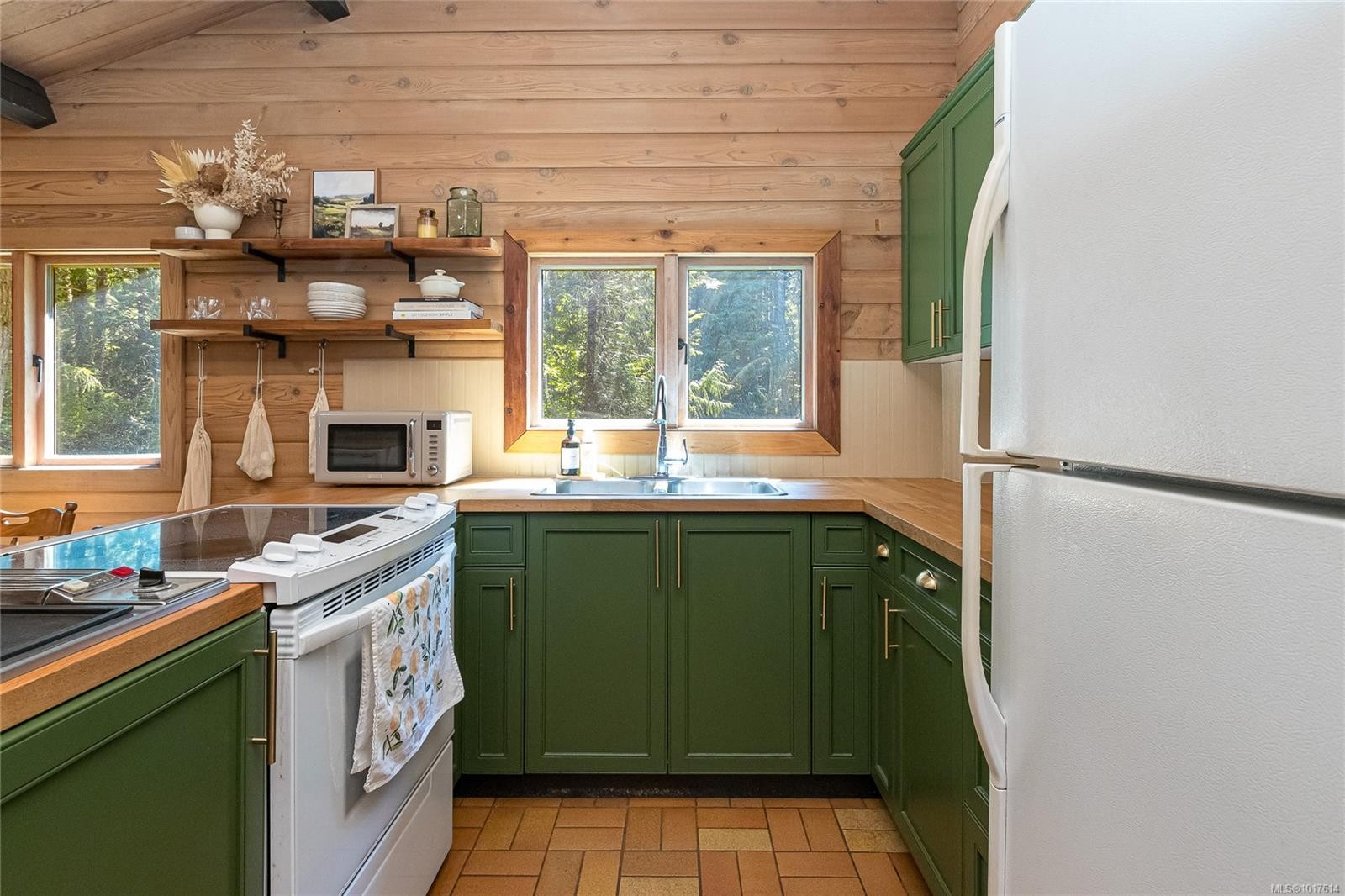 4705 Barrow Rd, Metchosin, BC