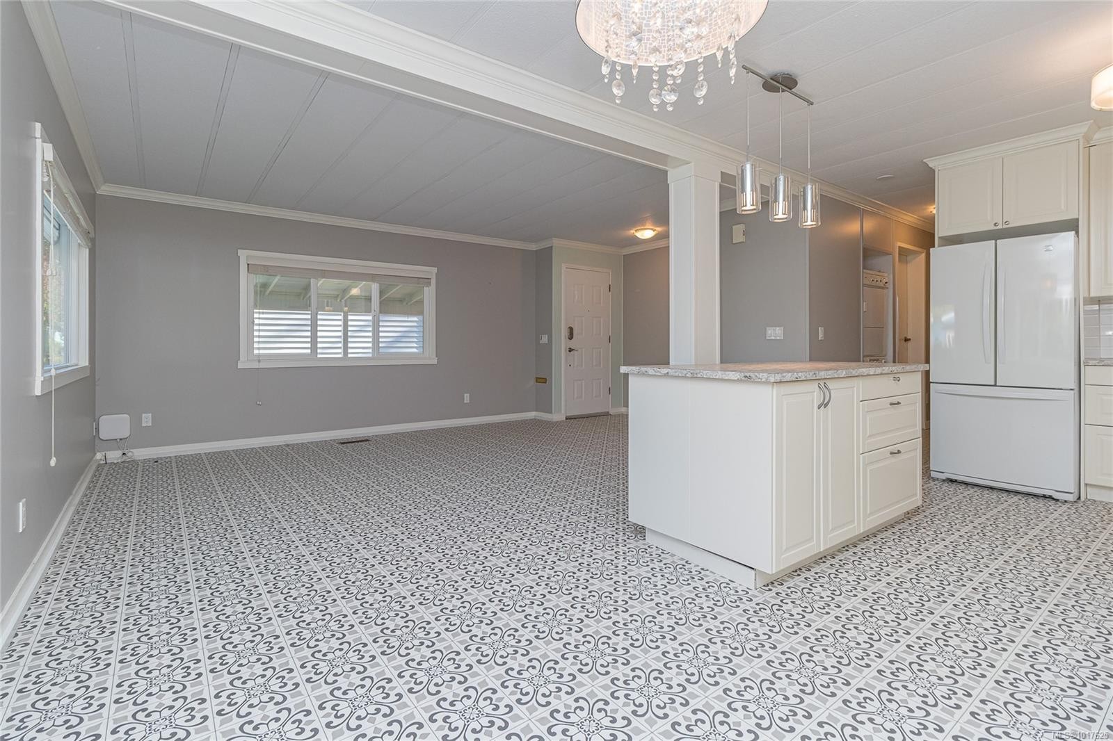 2135 Summergate Blvd, Sidney, BC