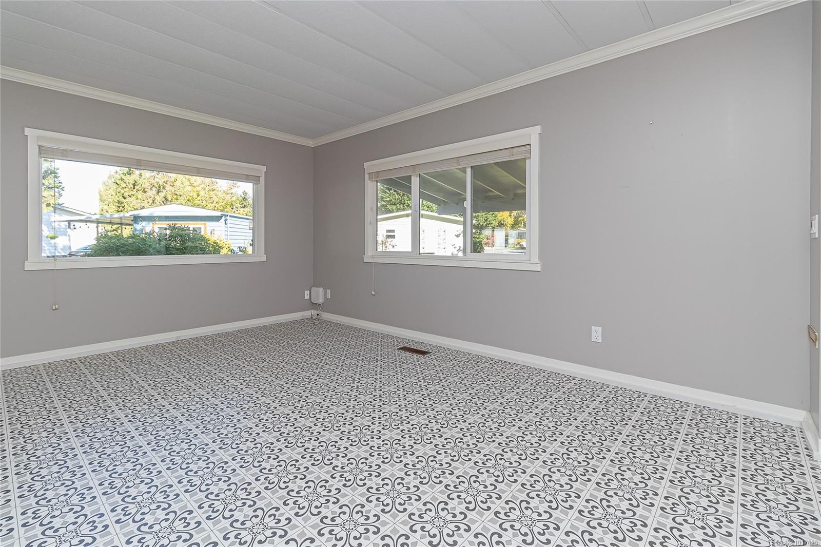 2135 Summergate Blvd, Sidney, BC