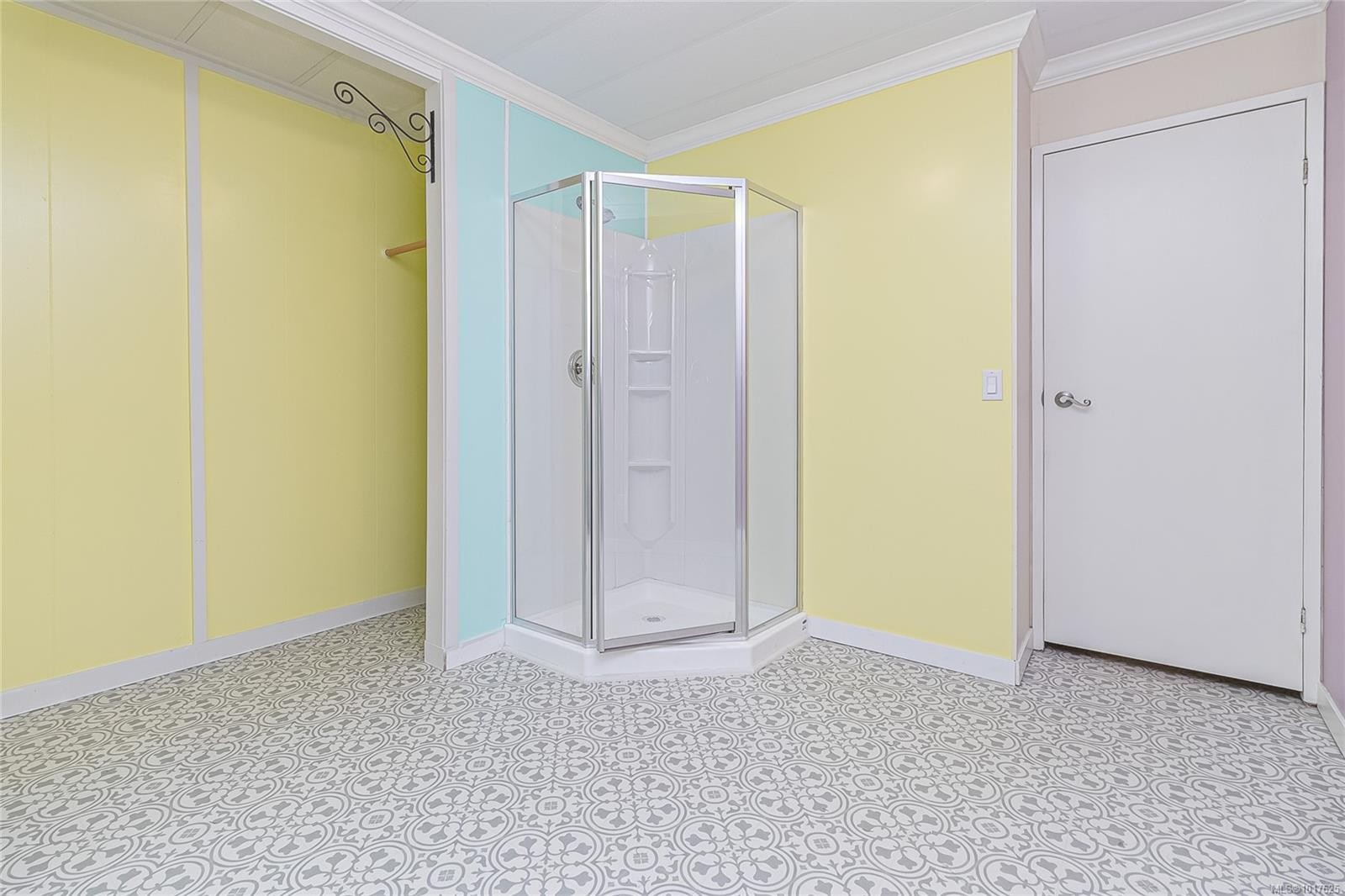 2135 Summergate Blvd, Sidney, BC