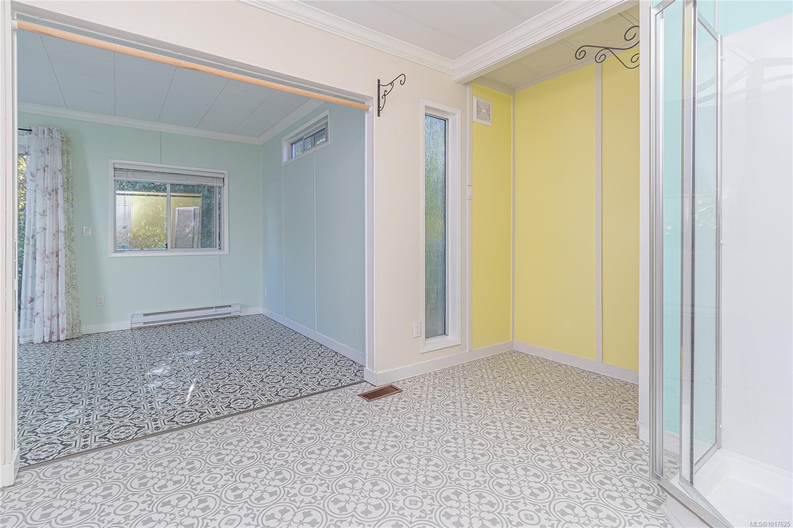 2135 Summergate Blvd, Sidney, BC