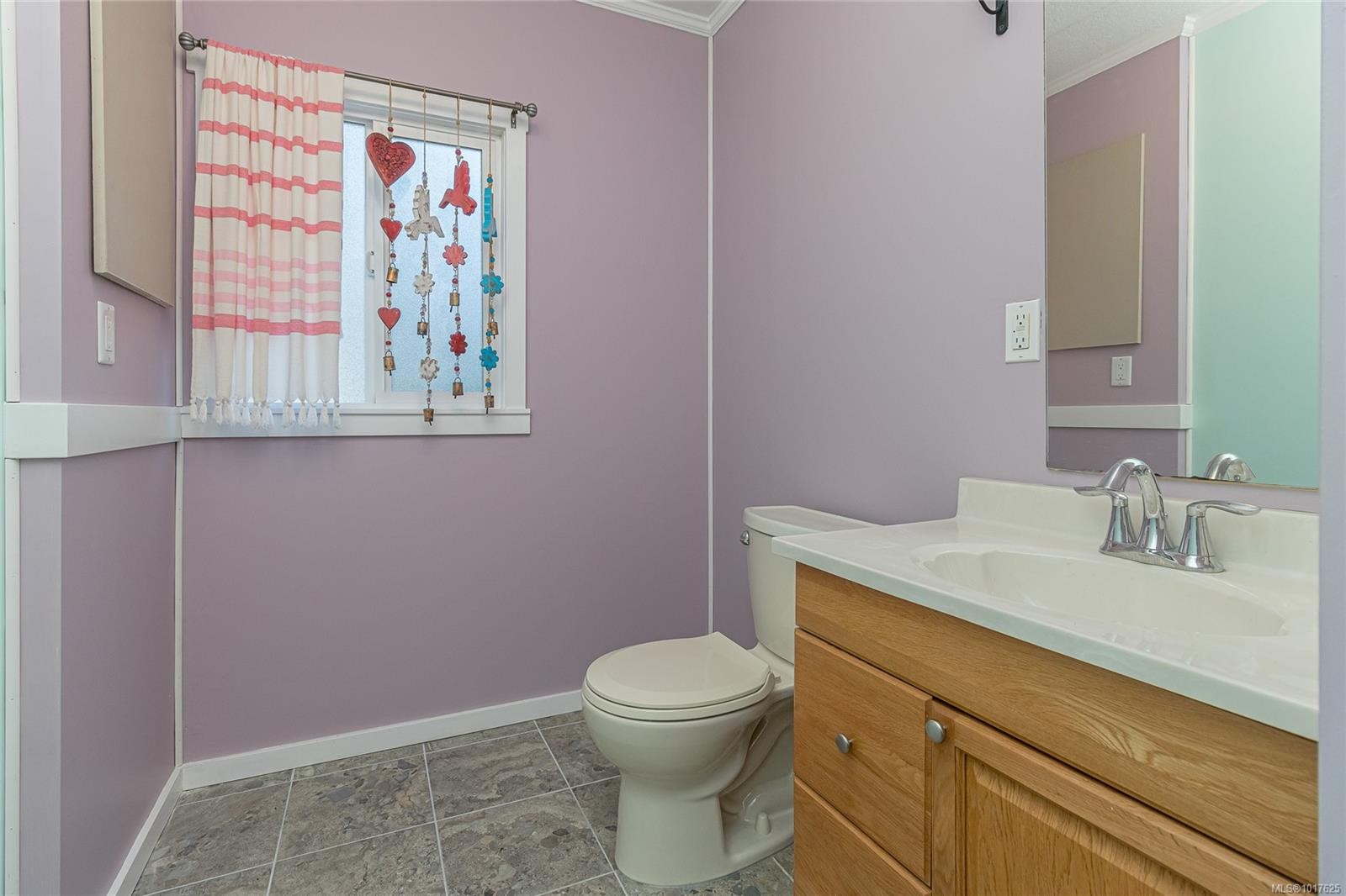 2135 Summergate Blvd, Sidney, BC