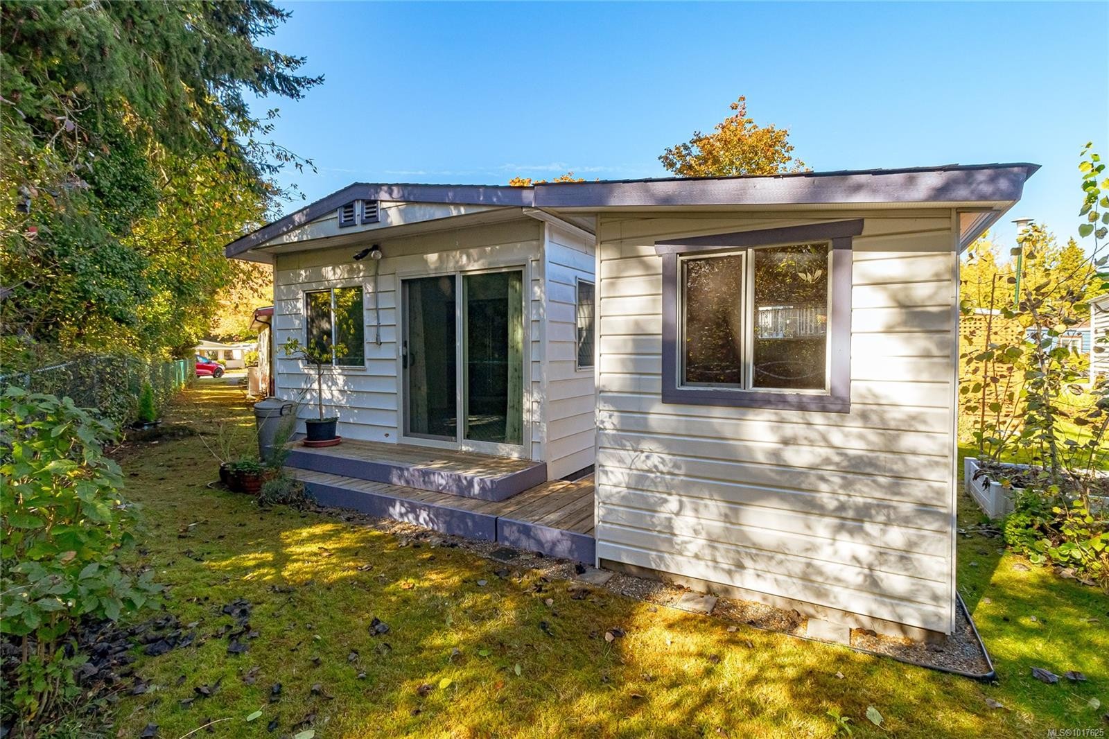 2135 Summergate Blvd, Sidney, BC