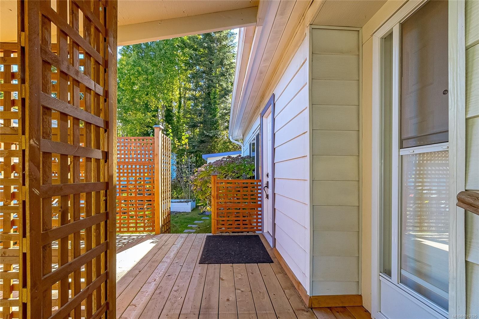 2135 Summergate Blvd, Sidney, BC