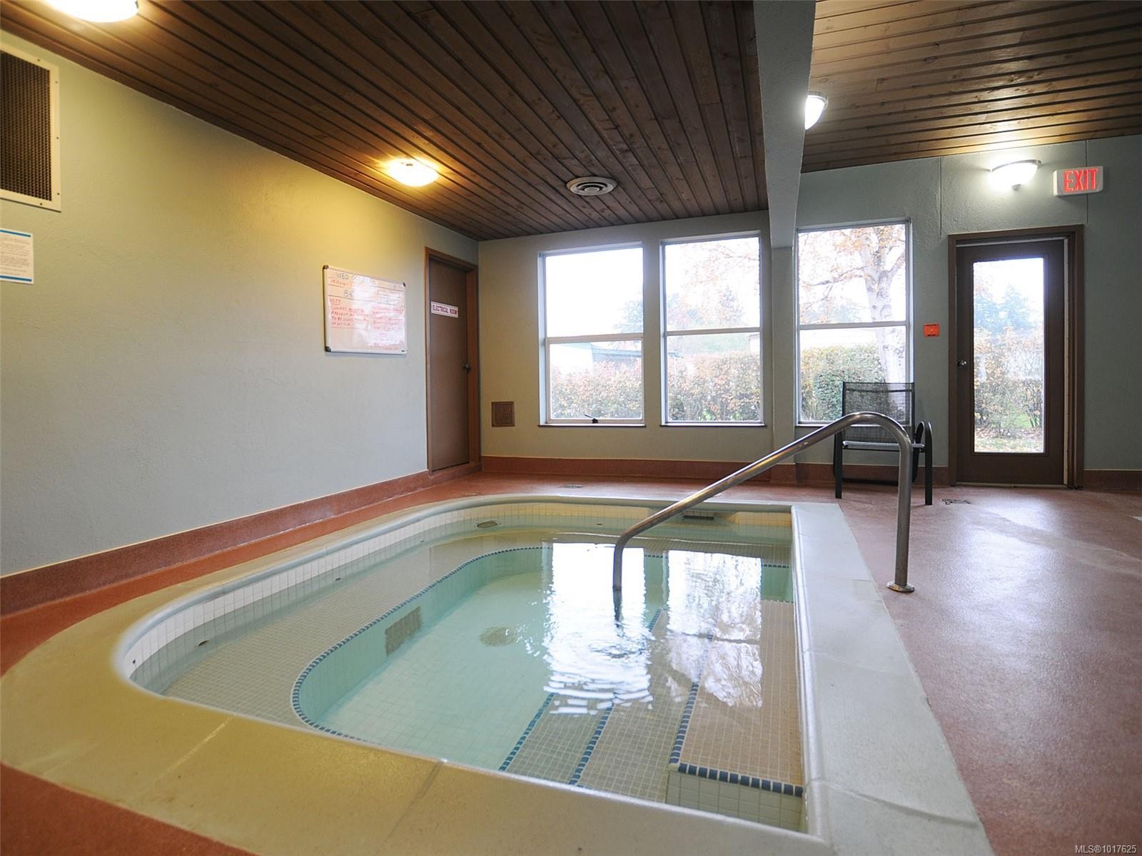 2135 Summergate Blvd, Sidney, BC