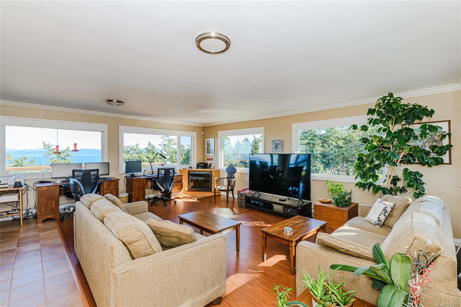 4727 Treetop Hts, Saanich, BC