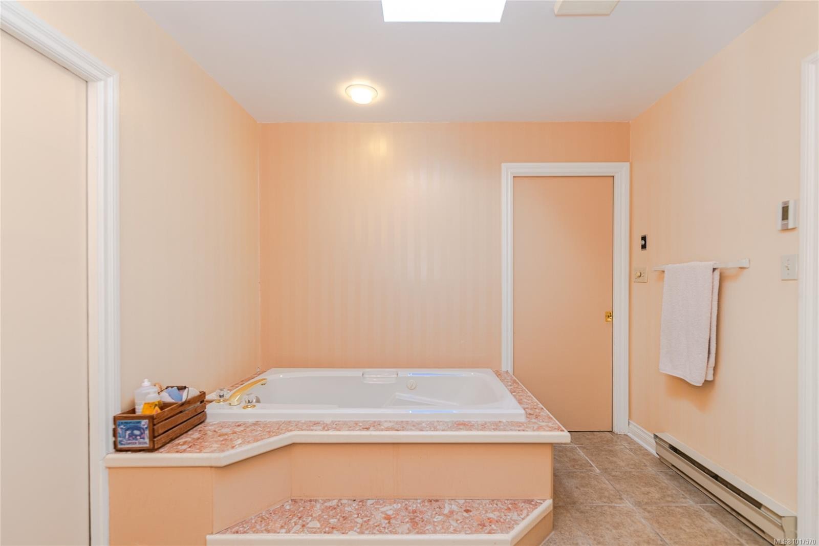 4727 Treetop Hts, Saanich, BC