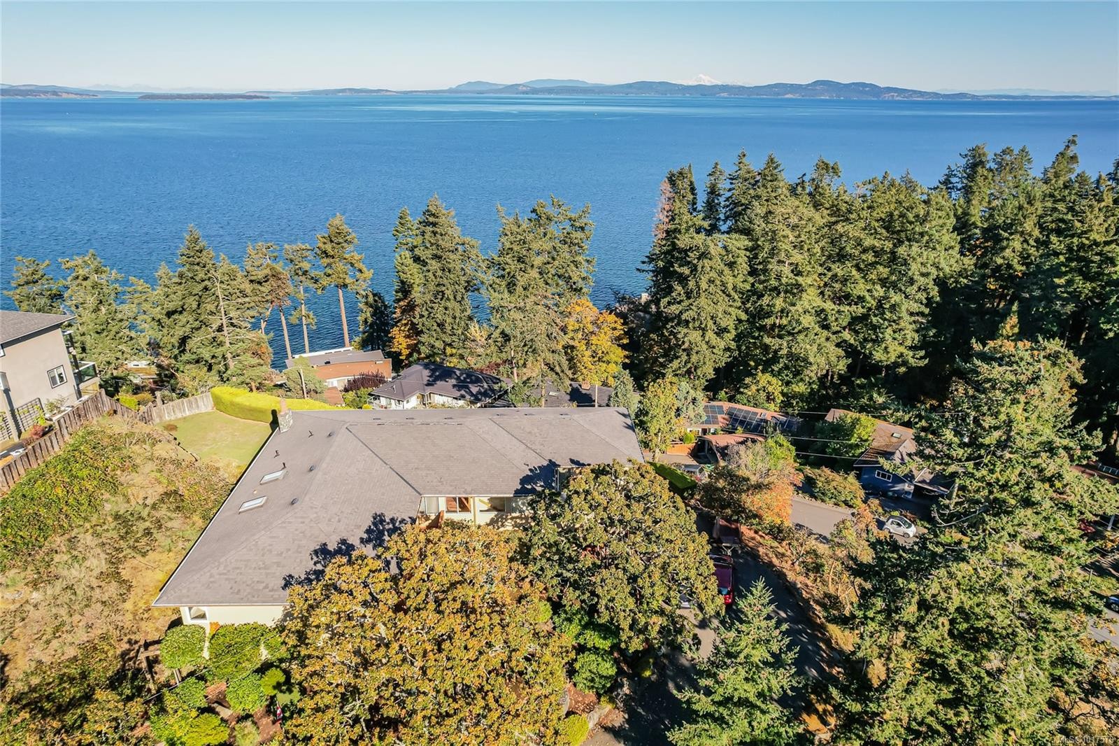 4727 Treetop Hts, Saanich, BC