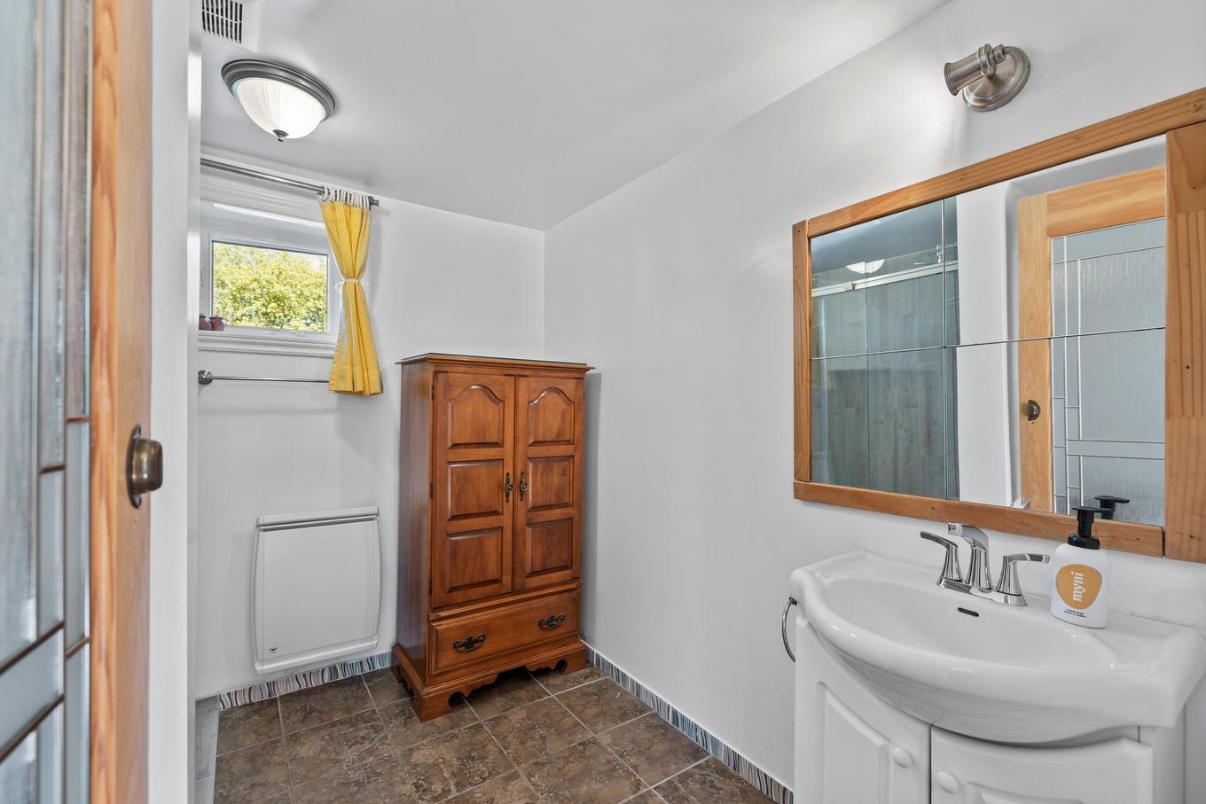 Bathroom - 830 Ch. St-Thomas, Rigaud, QC - Indoor Photo Showing Bathroom