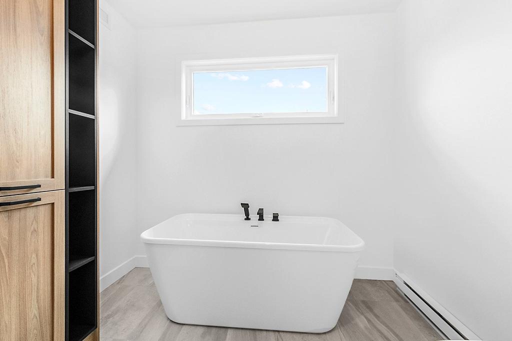 Salle de bains - Rue Du Havre, Lévis (Les Chutes-De-La-Chaudière-Ouest), QC - Indoor Photo Showing Bathroom