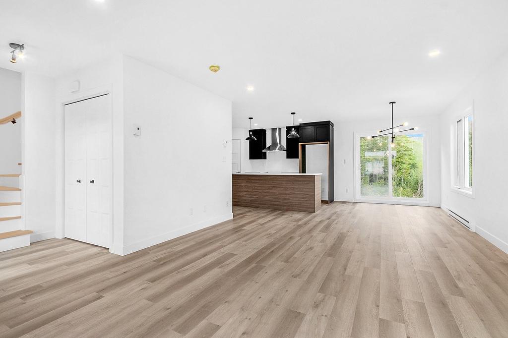 Salon - Rue Du Havre, Lévis (Les Chutes-De-La-Chaudière-Ouest), QC - Indoor